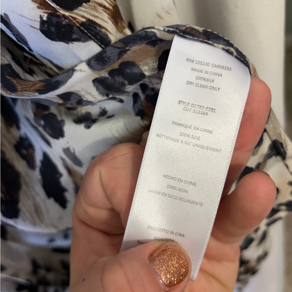 Equipment Femme Leopard Print Long sleeve button up size medium 100% silk - Picture 5 of 10